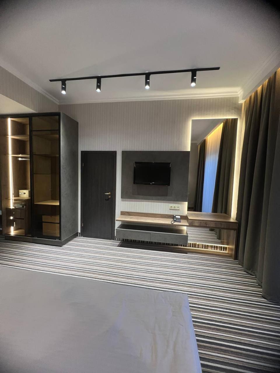 Sapar Standart Hotel シムケント エクステリア 写真