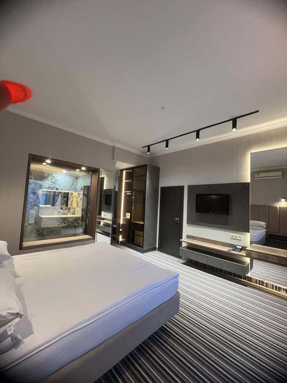 Sapar Standart Hotel シムケント エクステリア 写真