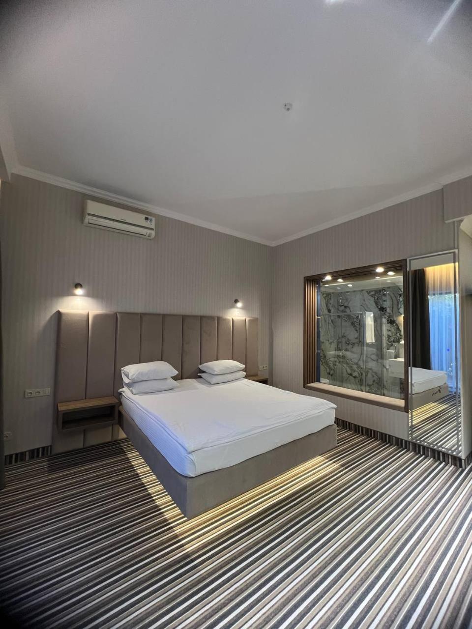 Sapar Standart Hotel シムケント エクステリア 写真