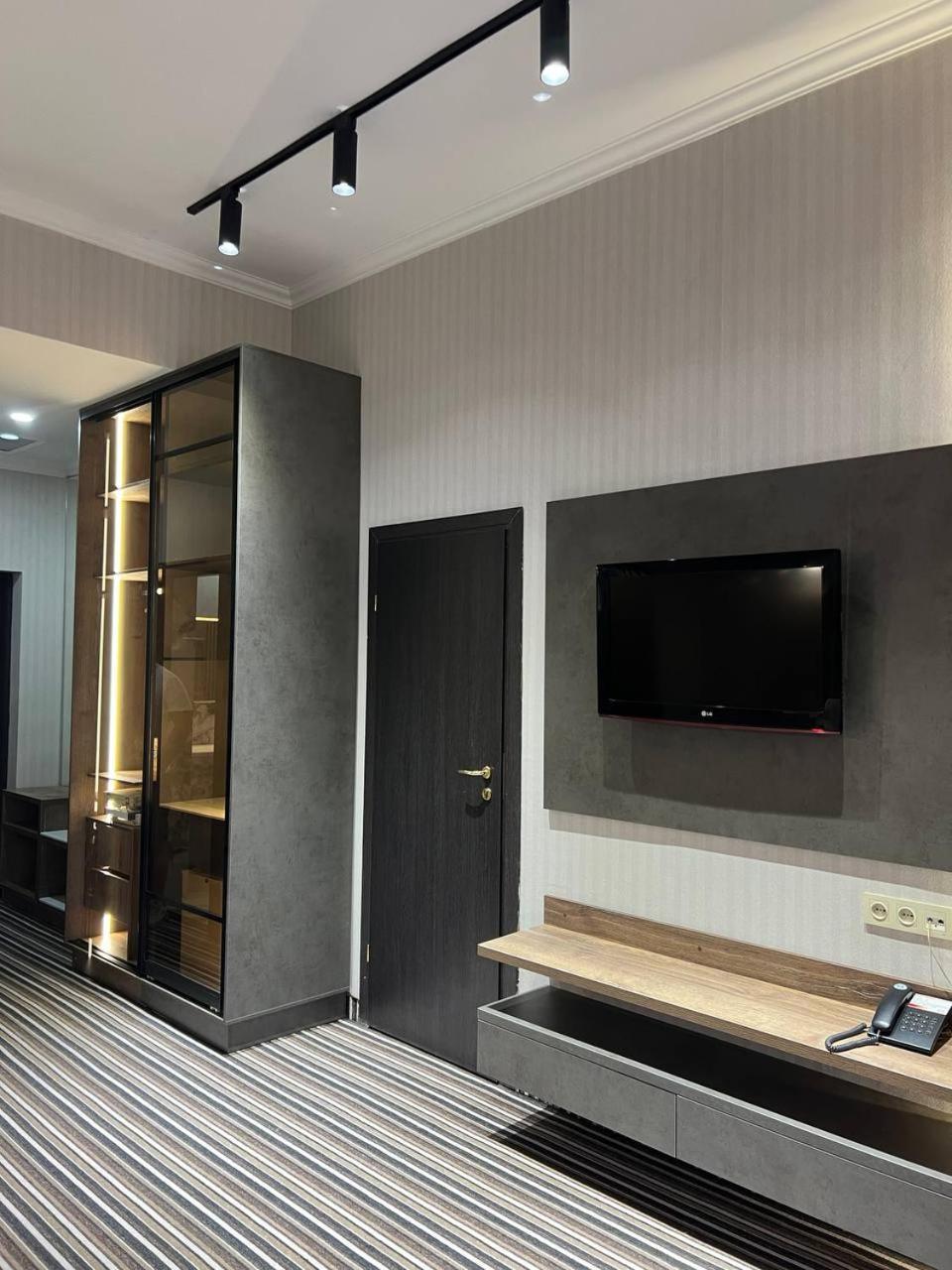Sapar Standart Hotel シムケント エクステリア 写真