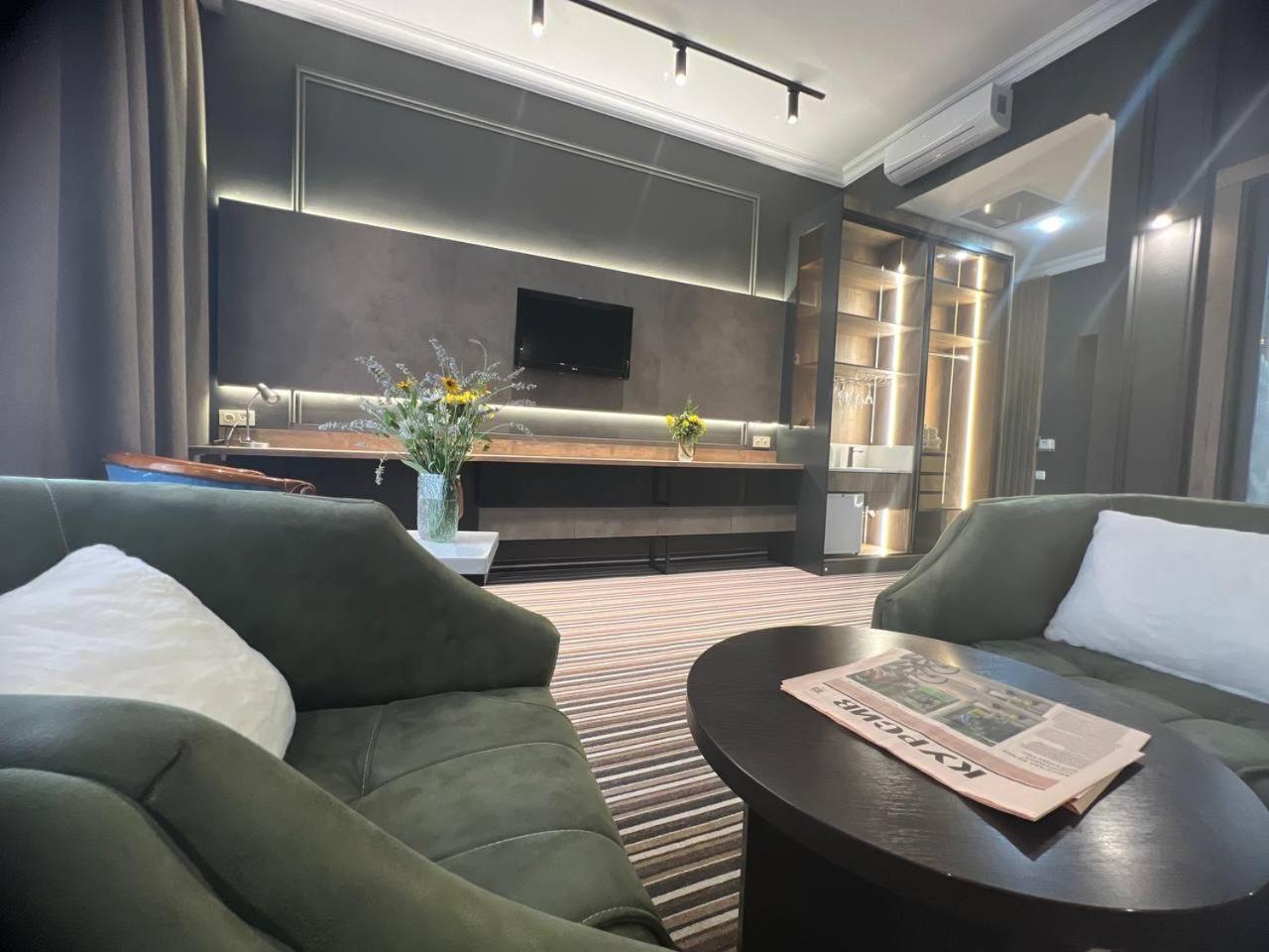 Sapar Standart Hotel シムケント エクステリア 写真