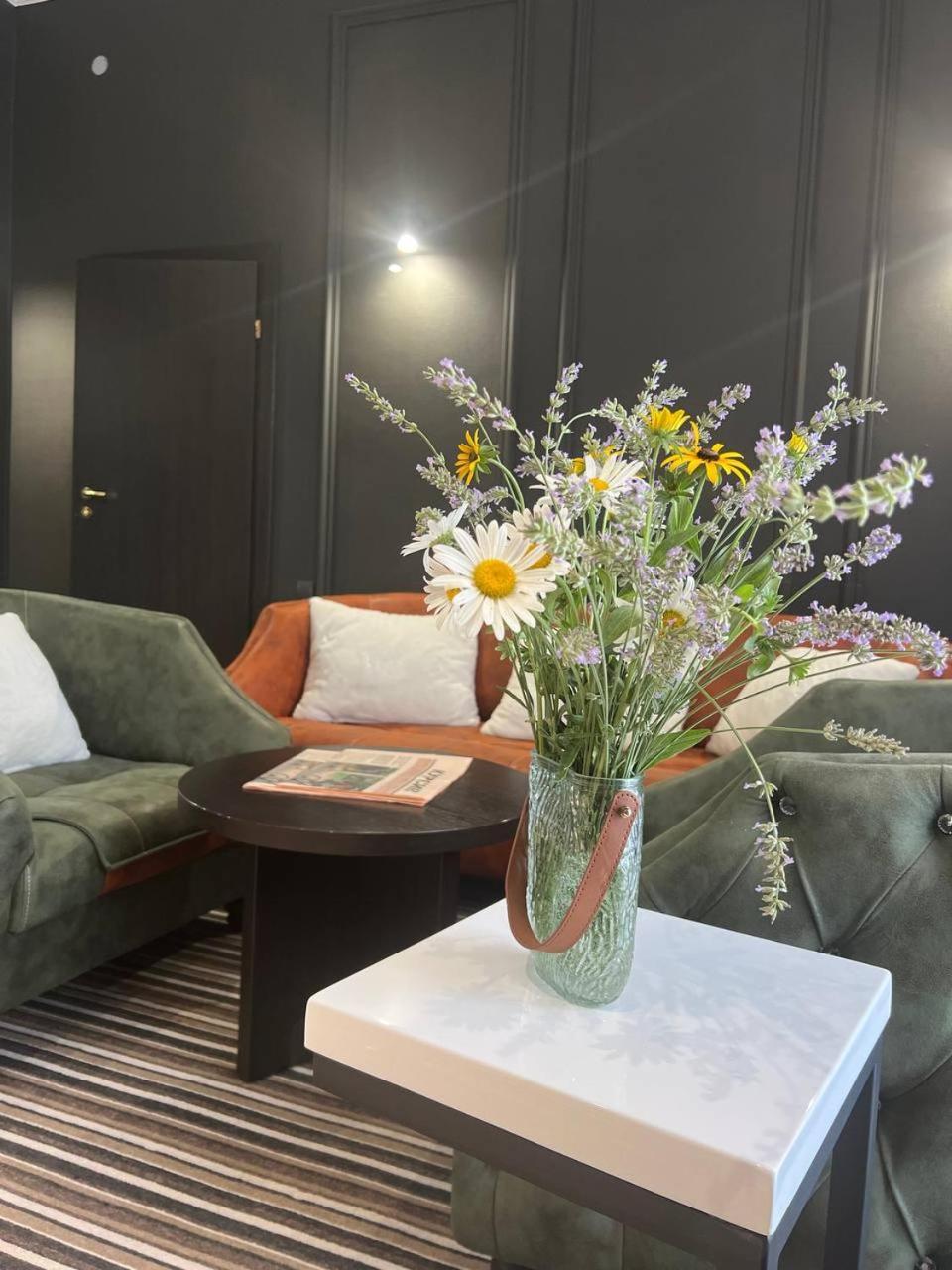 Sapar Standart Hotel シムケント エクステリア 写真