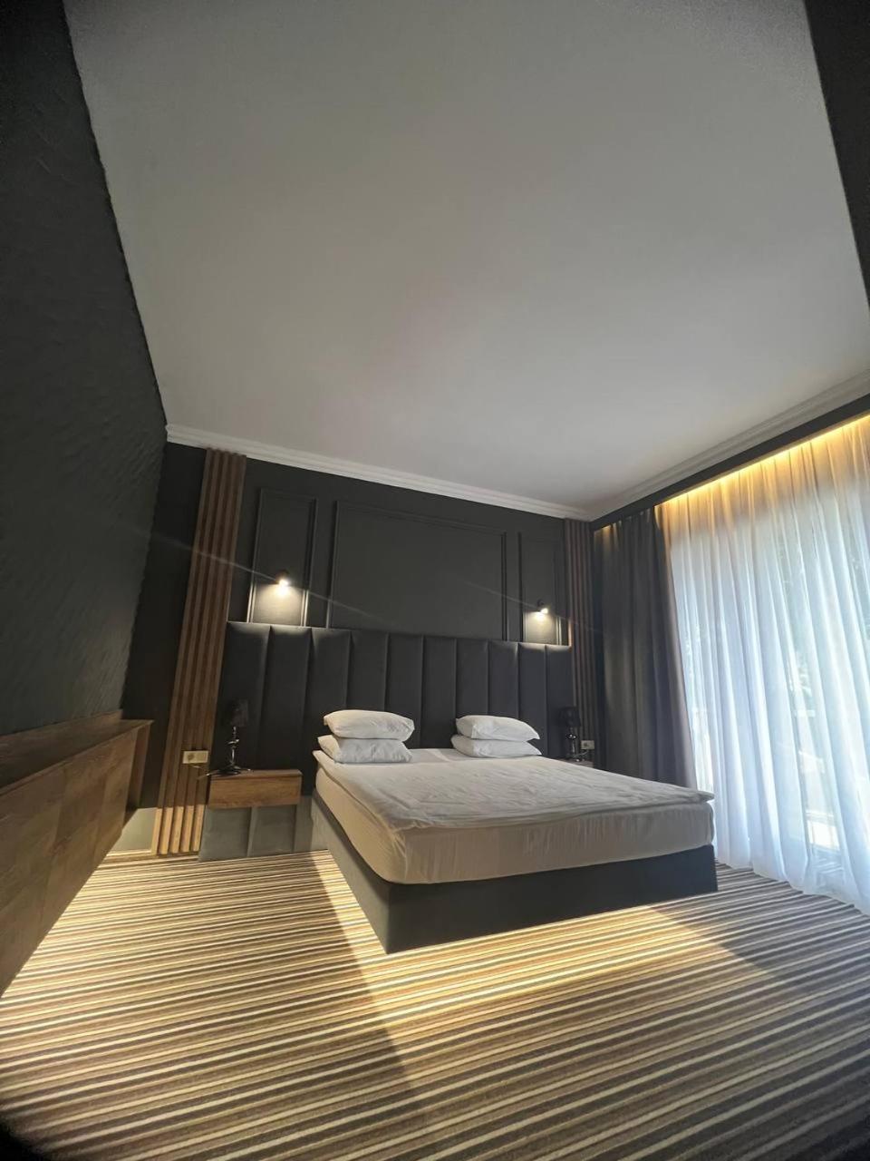 Sapar Standart Hotel シムケント エクステリア 写真