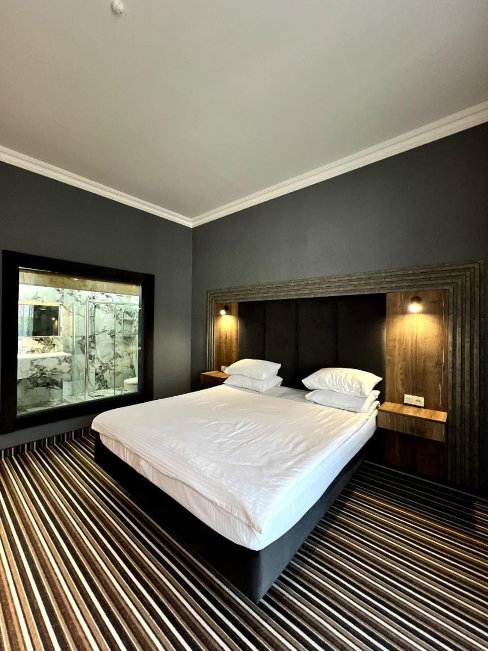 Sapar Standart Hotel シムケント エクステリア 写真